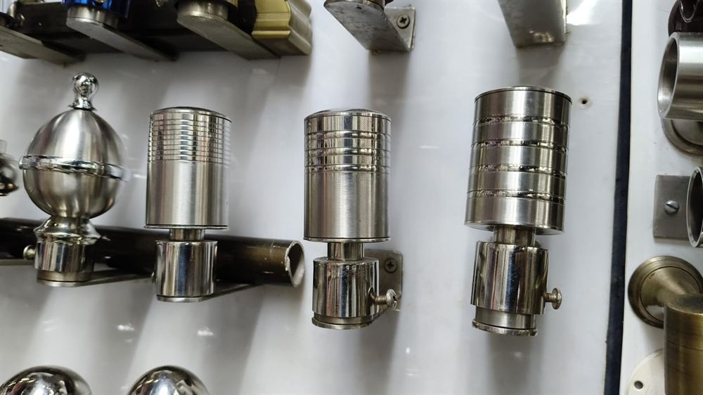 Cylindrical Curtain Rod Finials with Decorative Bands
