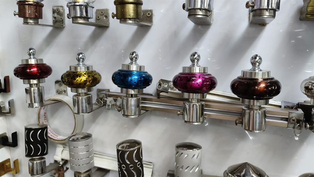 Decorative Curtain Rod Finials with Brackets and Holders