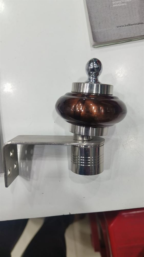 Decorative Curtain Rod Bracket with Brown Finial